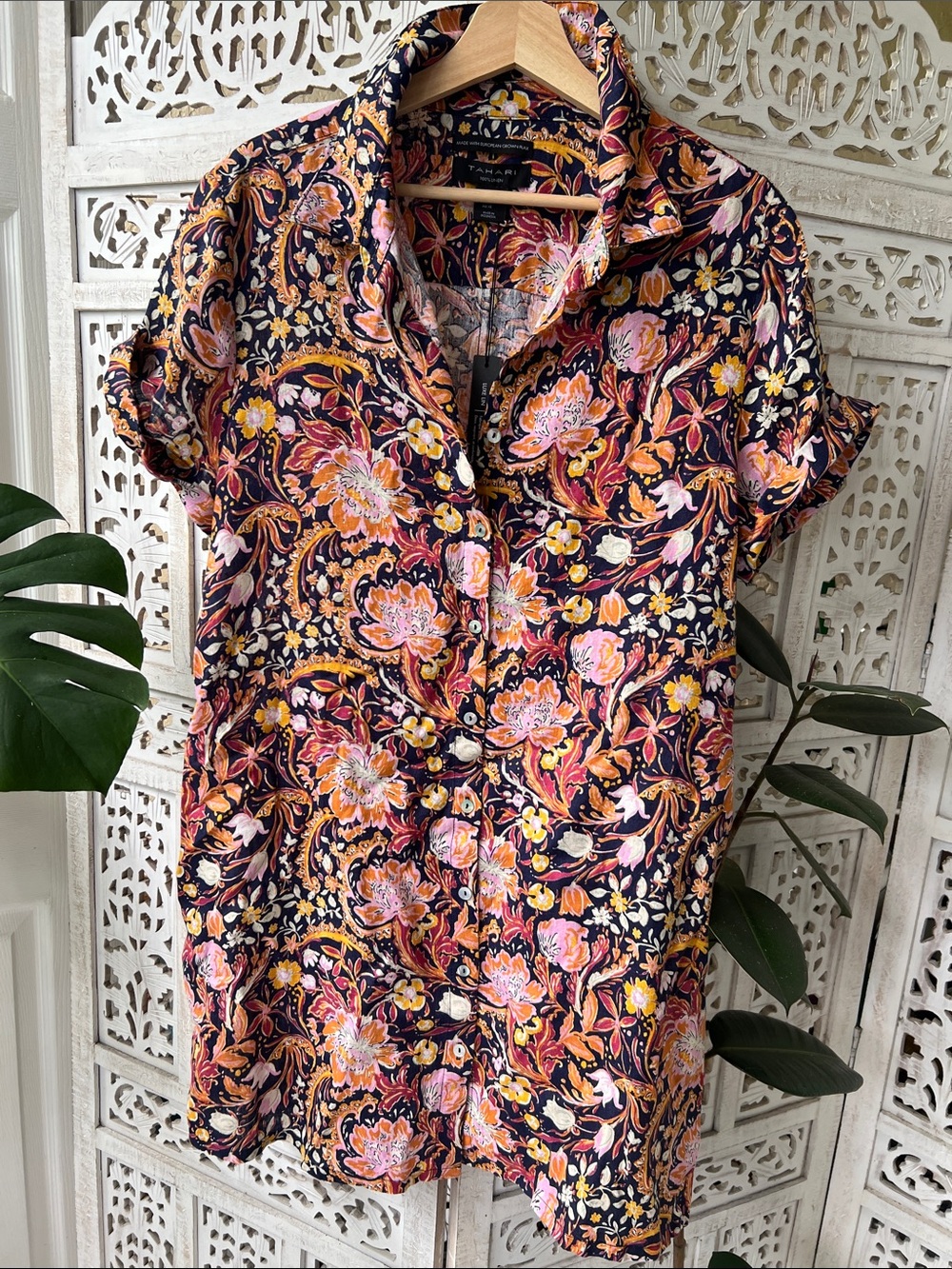 Ellie Tahari 100% Linen Top with pockets